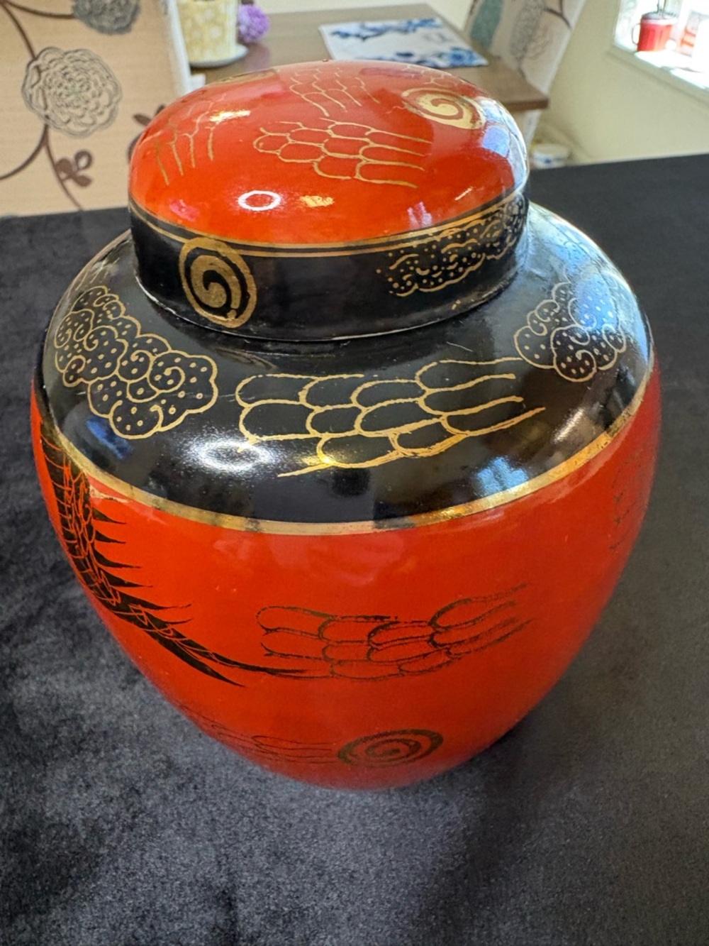 Vintage Japanese Red and Black Dragon Lidded Ginger Jar - Picture 4 of 9